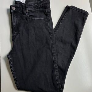 Abercrombie & Fitch Women's High Rise Black Skinny Jeans